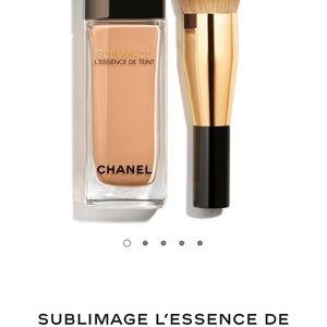 CHANEL Sublimage L’Essence de Teint Foundation + Brush | B40